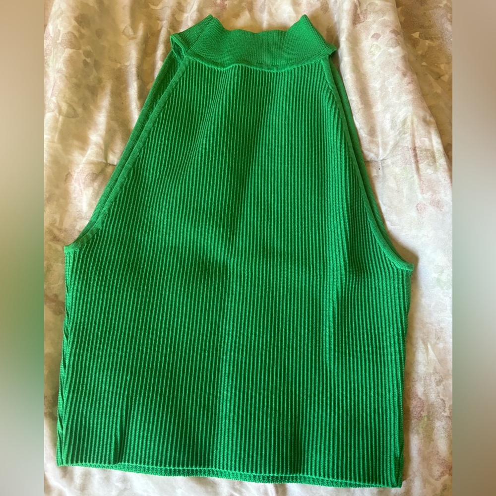 Stunning green top